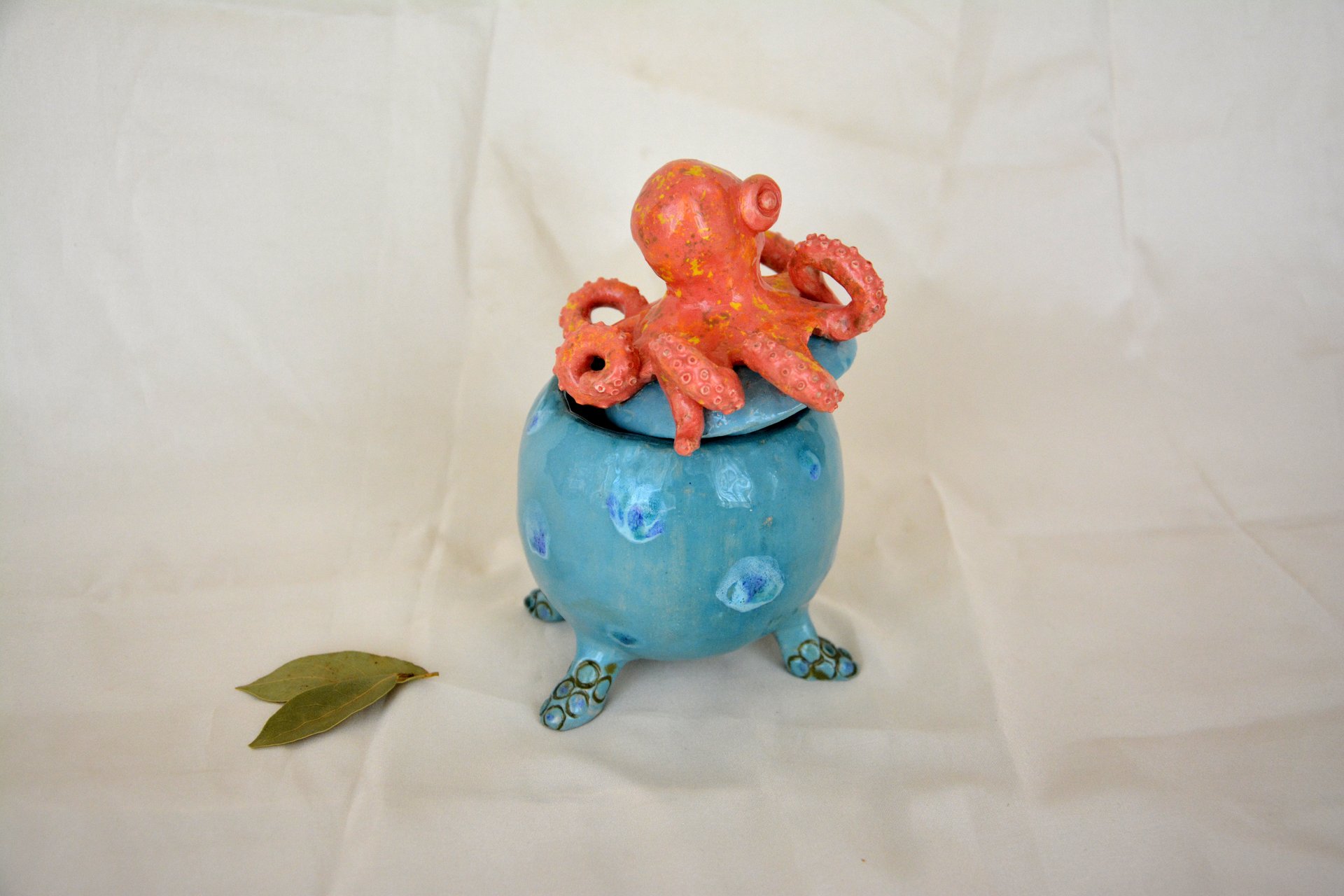 Octopus - Ceramic jars, 10 cm * 10 cm, height - 15 cm, photo 3 of 3.