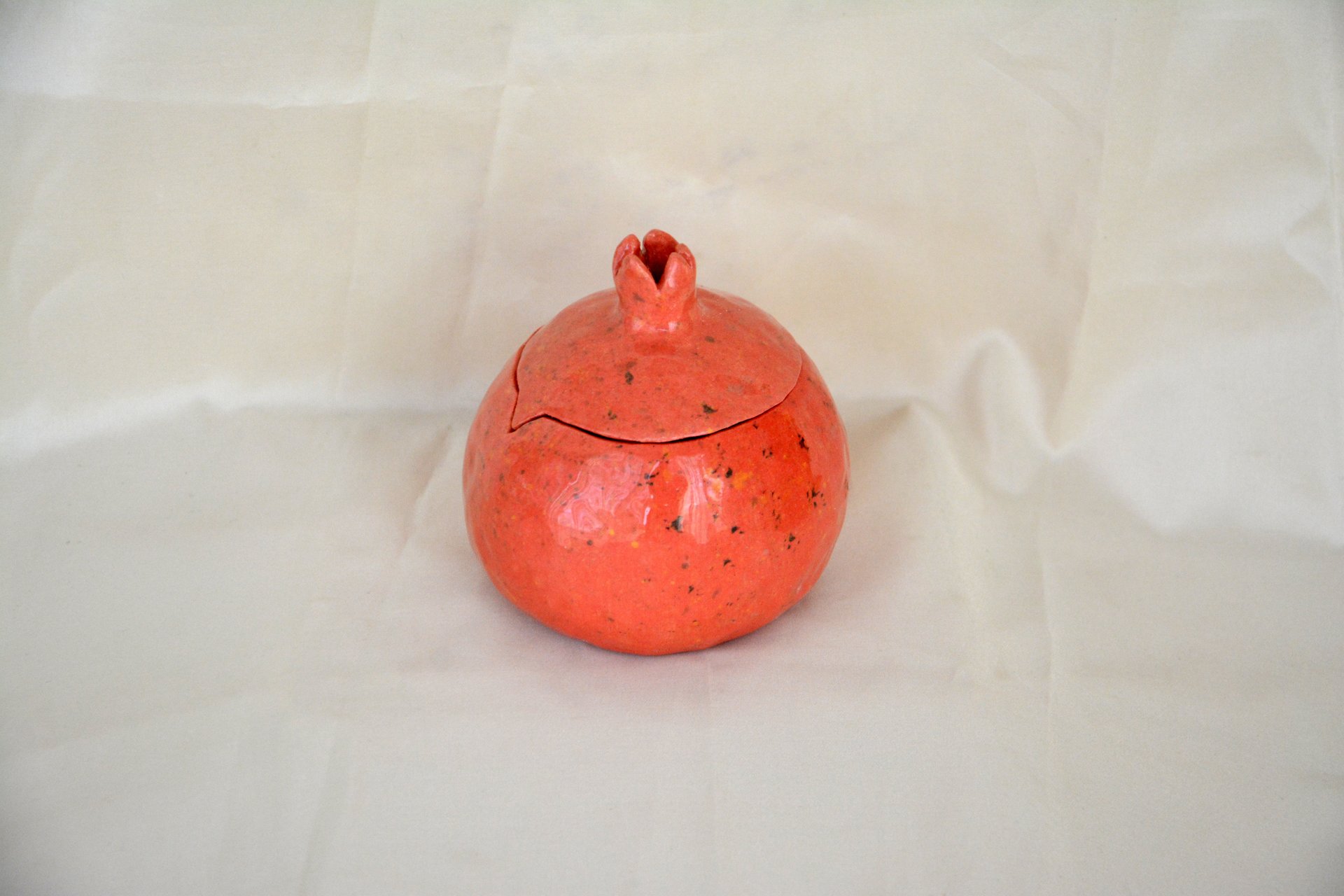 Pink Pomegranate - Ceramic jars, 9.5 cm * 9.5 cm, height - 10 cm, photo 1 of 2.