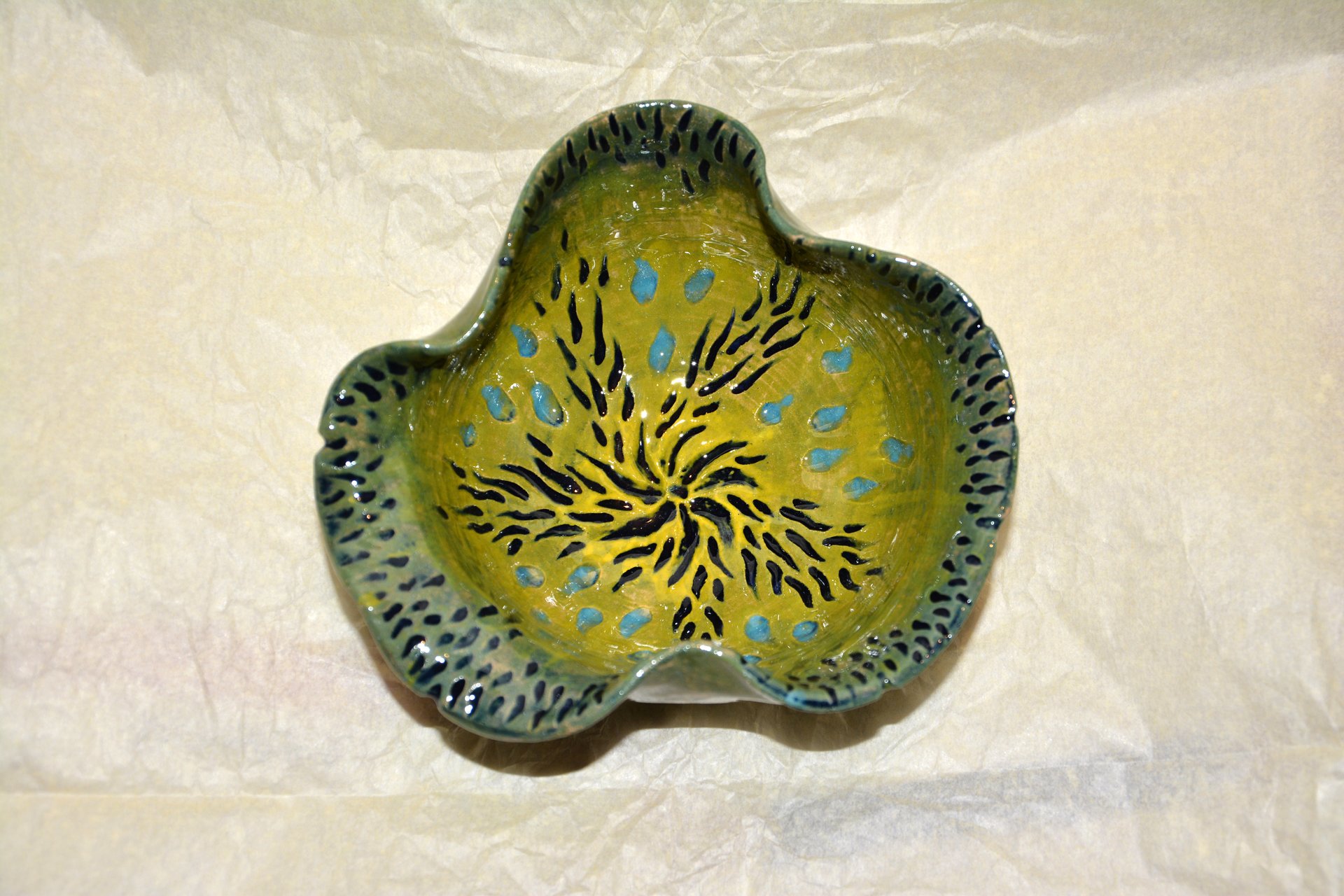 Green marine piala with a pattern of sea star - Pialy and sauceboats, height - 11 cm, width - 15 cm (extreme points), diameter of the bottom - 8 cm, photo 2 of 3.