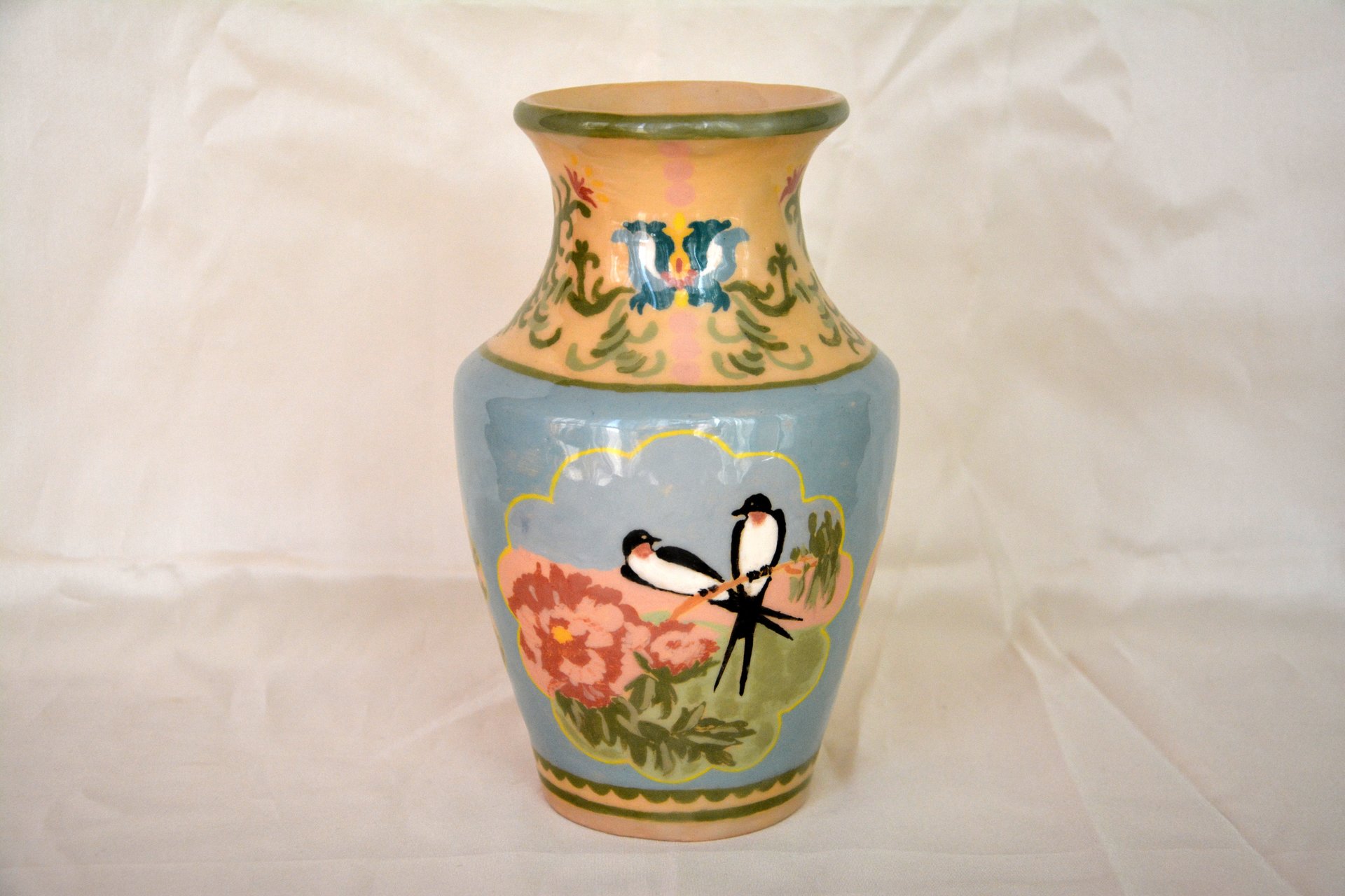 Ceramic classic vase with hand-painted swallows, height  - 18 cm, photo 3 of 5.
