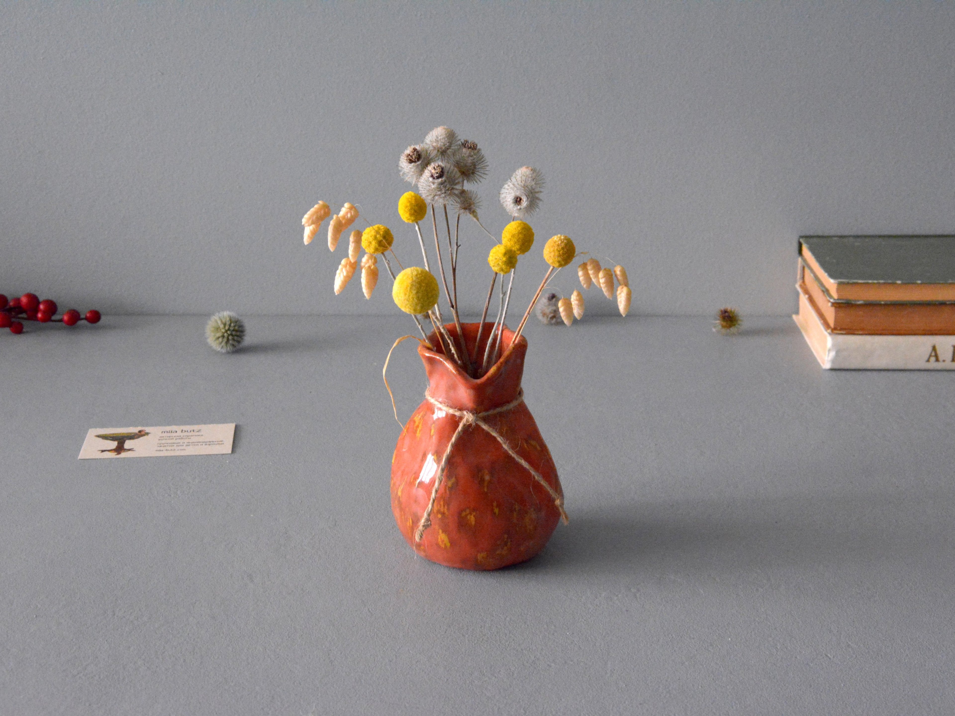 Маленькая вазочка для цветов «Кирпичный с жёлтым Мешочек», высота - 12 см. Фото 1298-3840-2880.