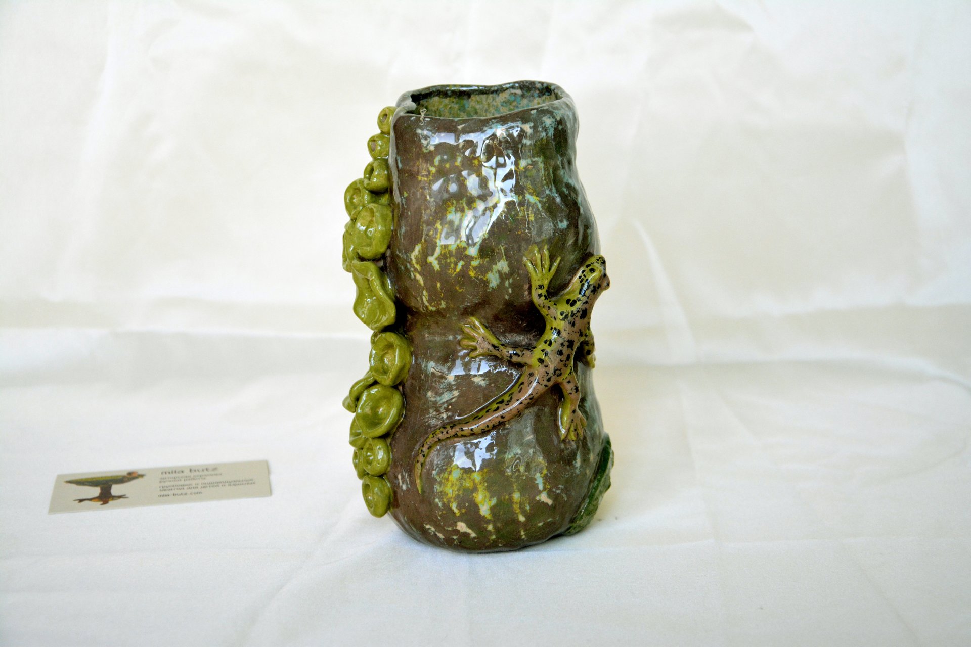 Decorative vase "Lizard on stone"