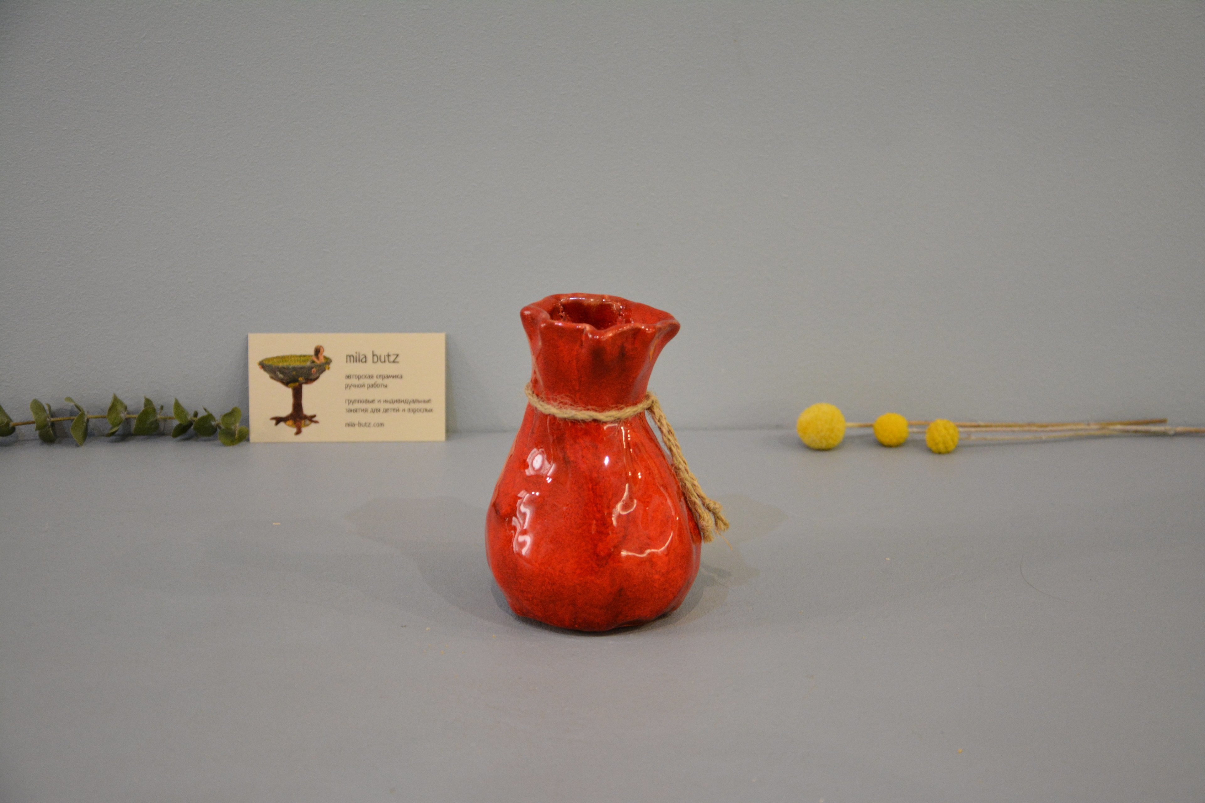 Декоративная ваза «Красный Мешочек», высота - 12 см, цвет - красный. Фото 1442.
