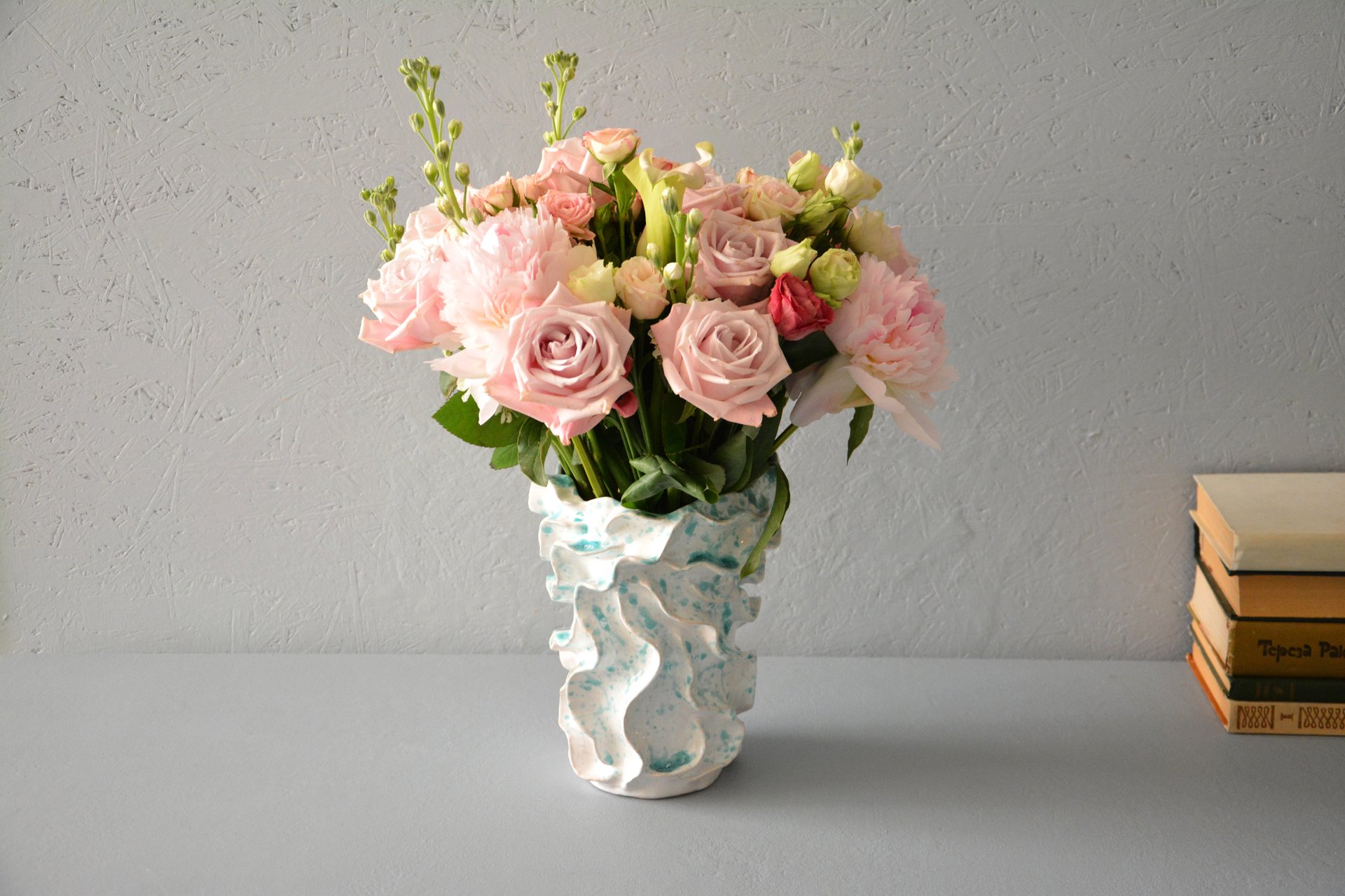 Decorative vase «Waves», height - 22 cm. Photo 966.