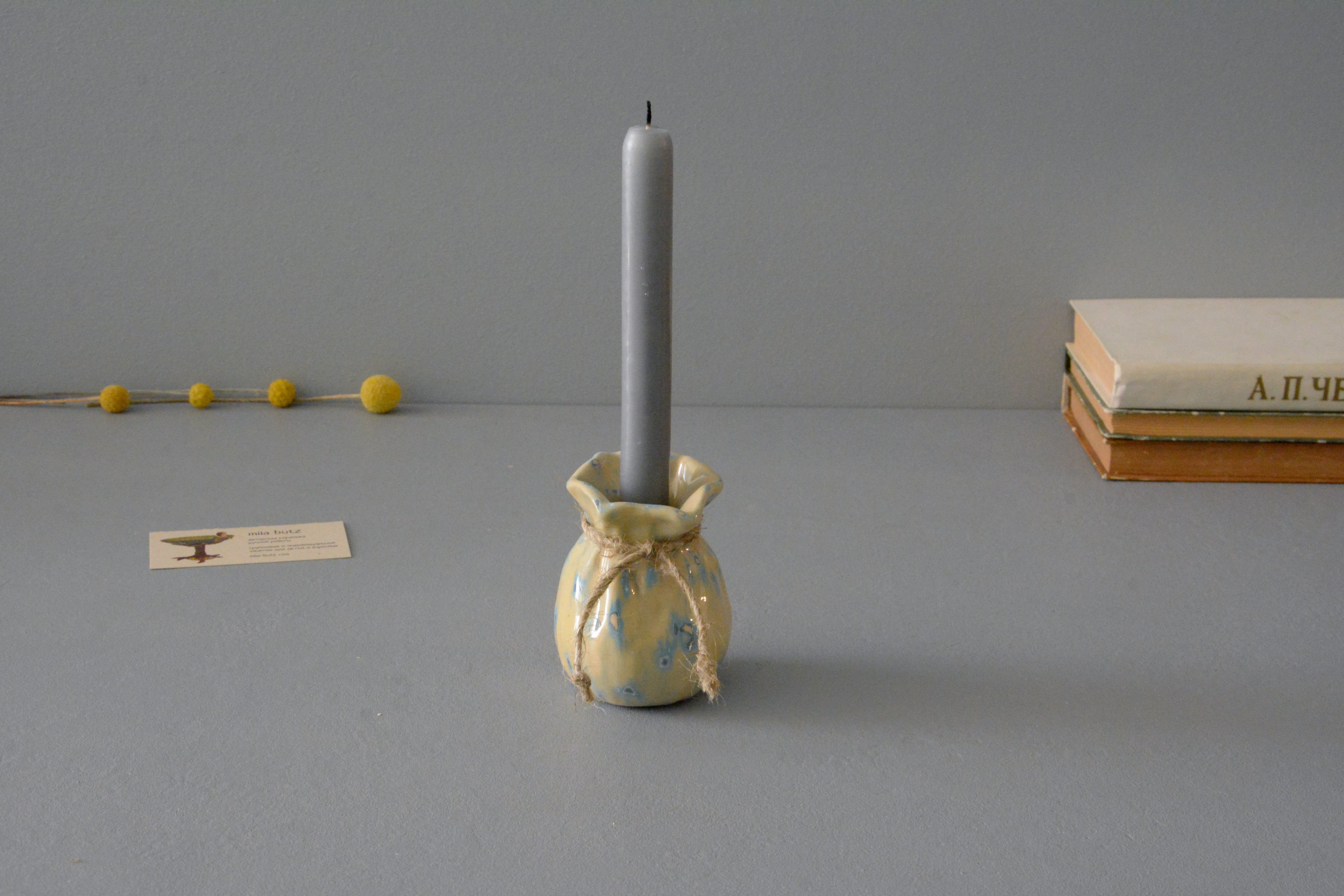 Маленькая вазочка для цветов «Бежевый Мешочек», высота - 9 см, цвет - бежевый. Фото 1277.