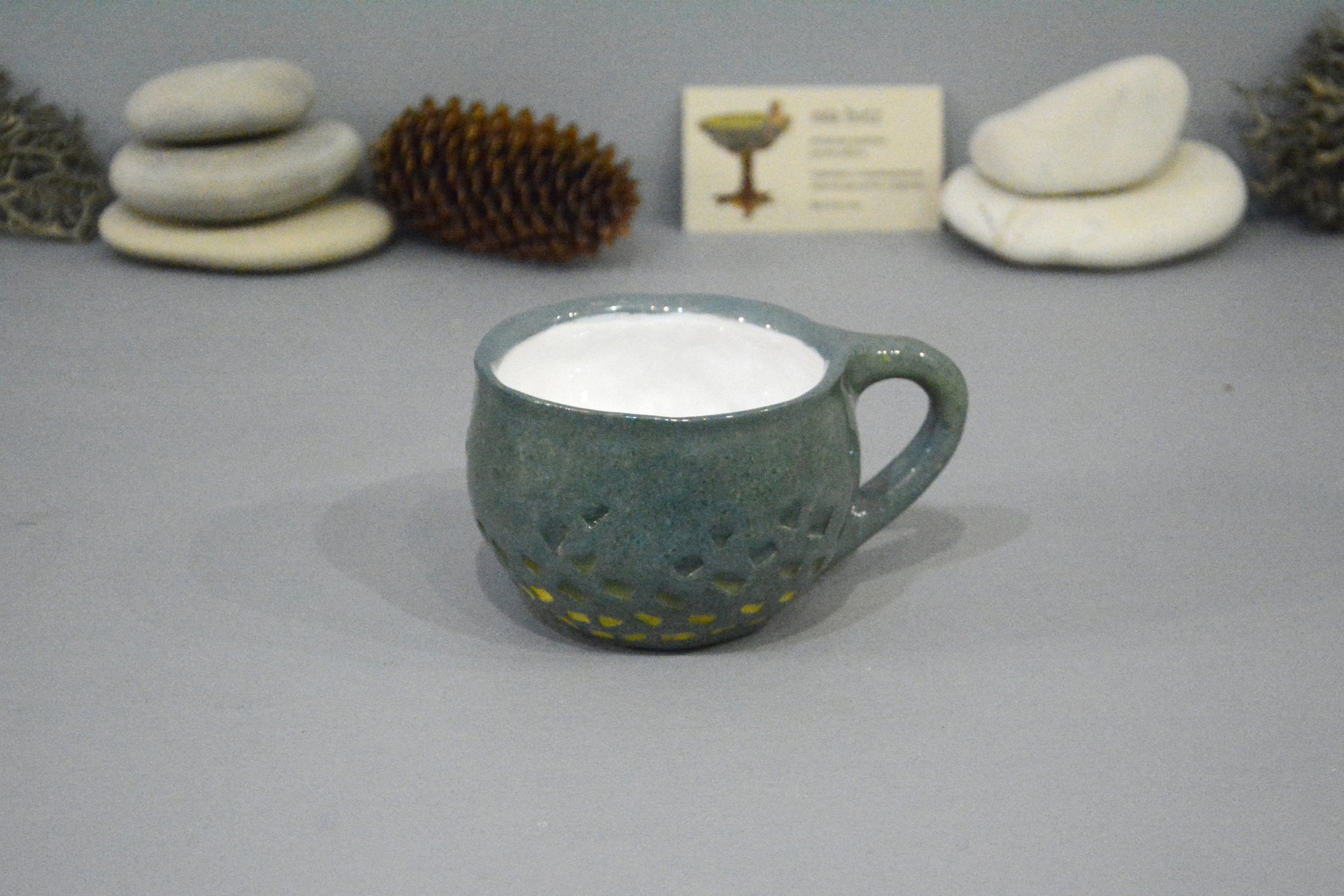 Серо-голубая эксклюзивная чашка для кофе или чая, высота - 7 см, объём - 300 мл, фото 1 из 4.