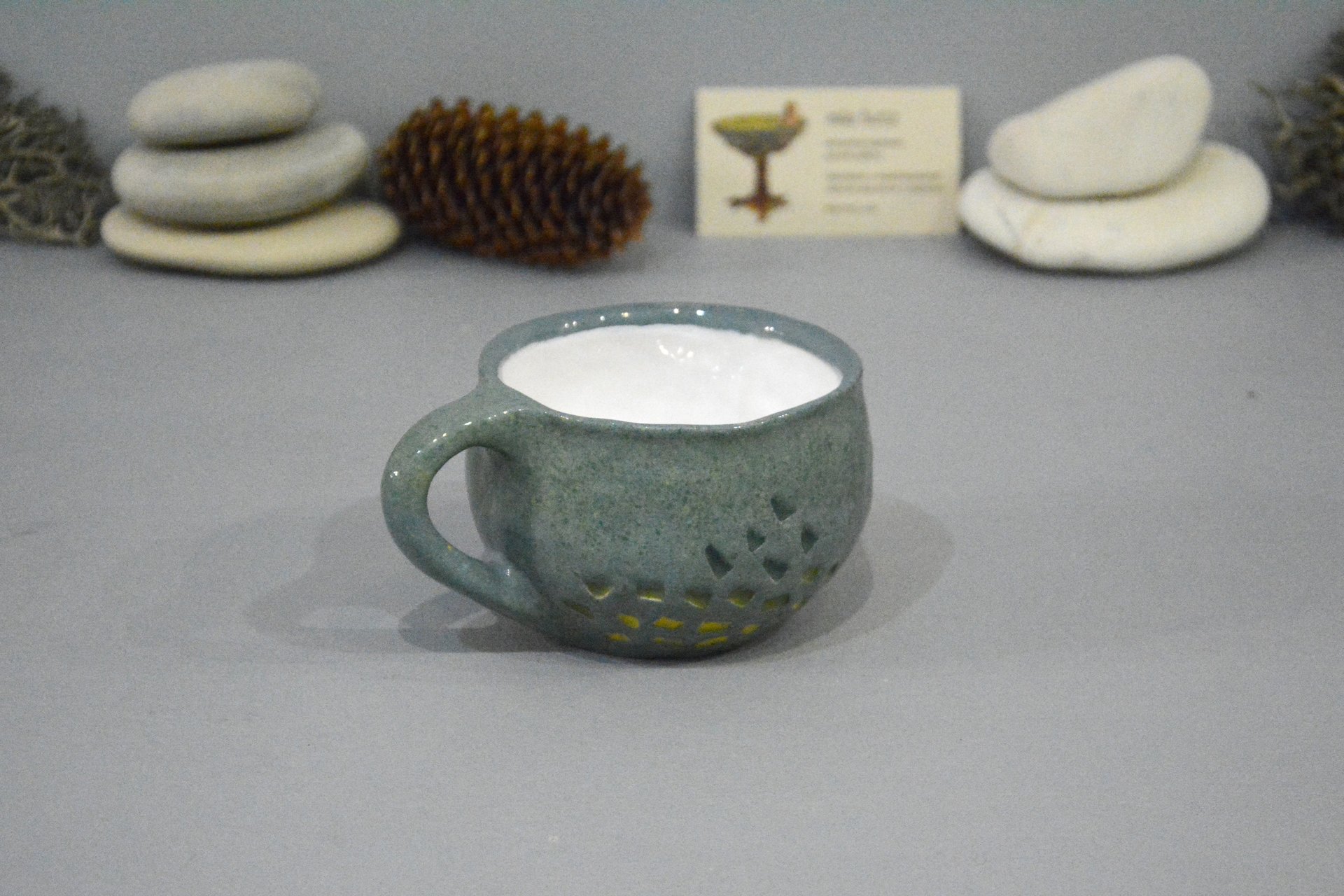 Серо-голубая эксклюзивная чашка для кофе или чая, высота - 7 см, объём - 300 мл, фото 2 из 4.
