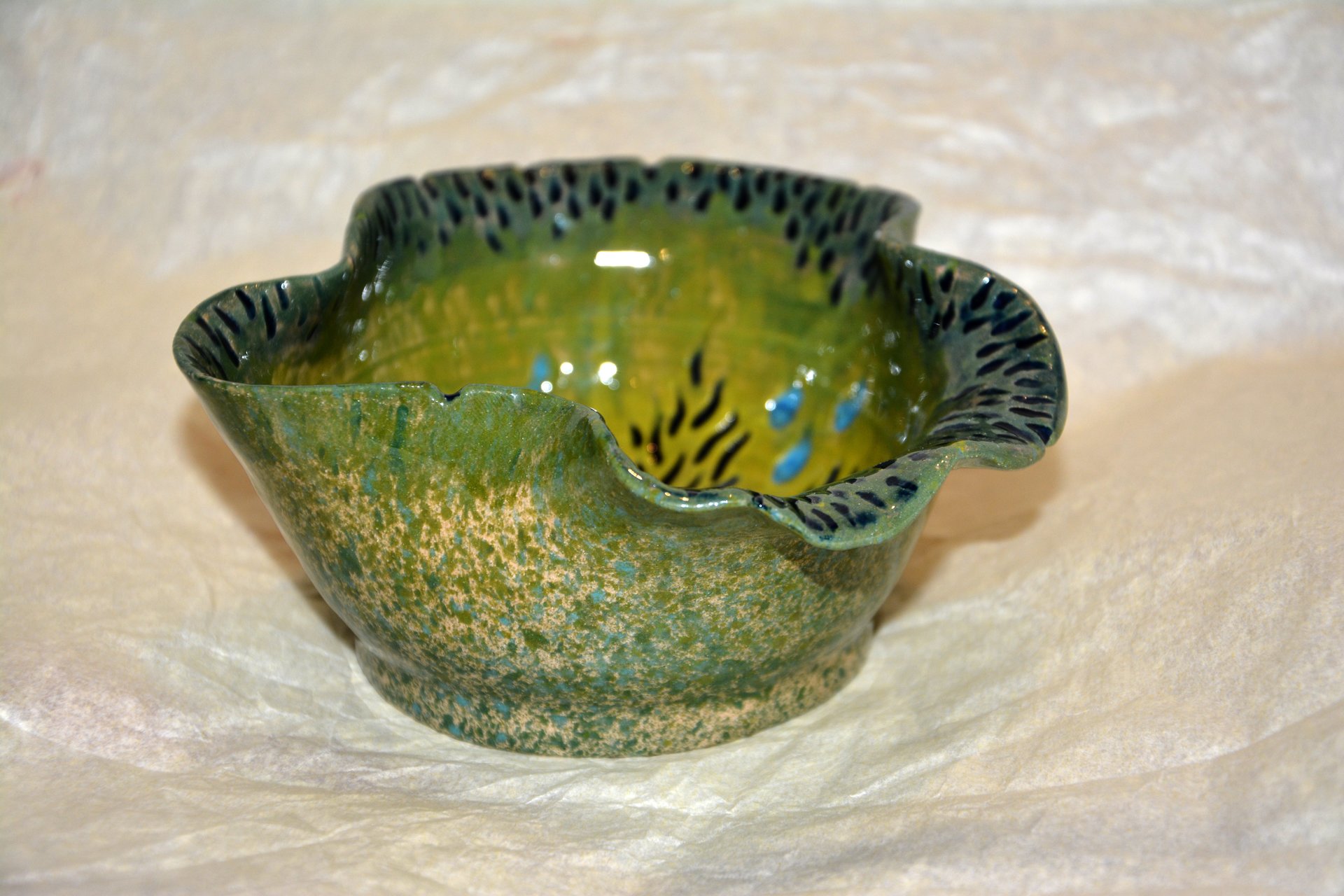 Морская зелёная с узором звезды - Пиалы и Соусницы, высота - 11 см, ширина - 15 см (крайние точки), диаметр дна - 8 см, фото 3 из 3.