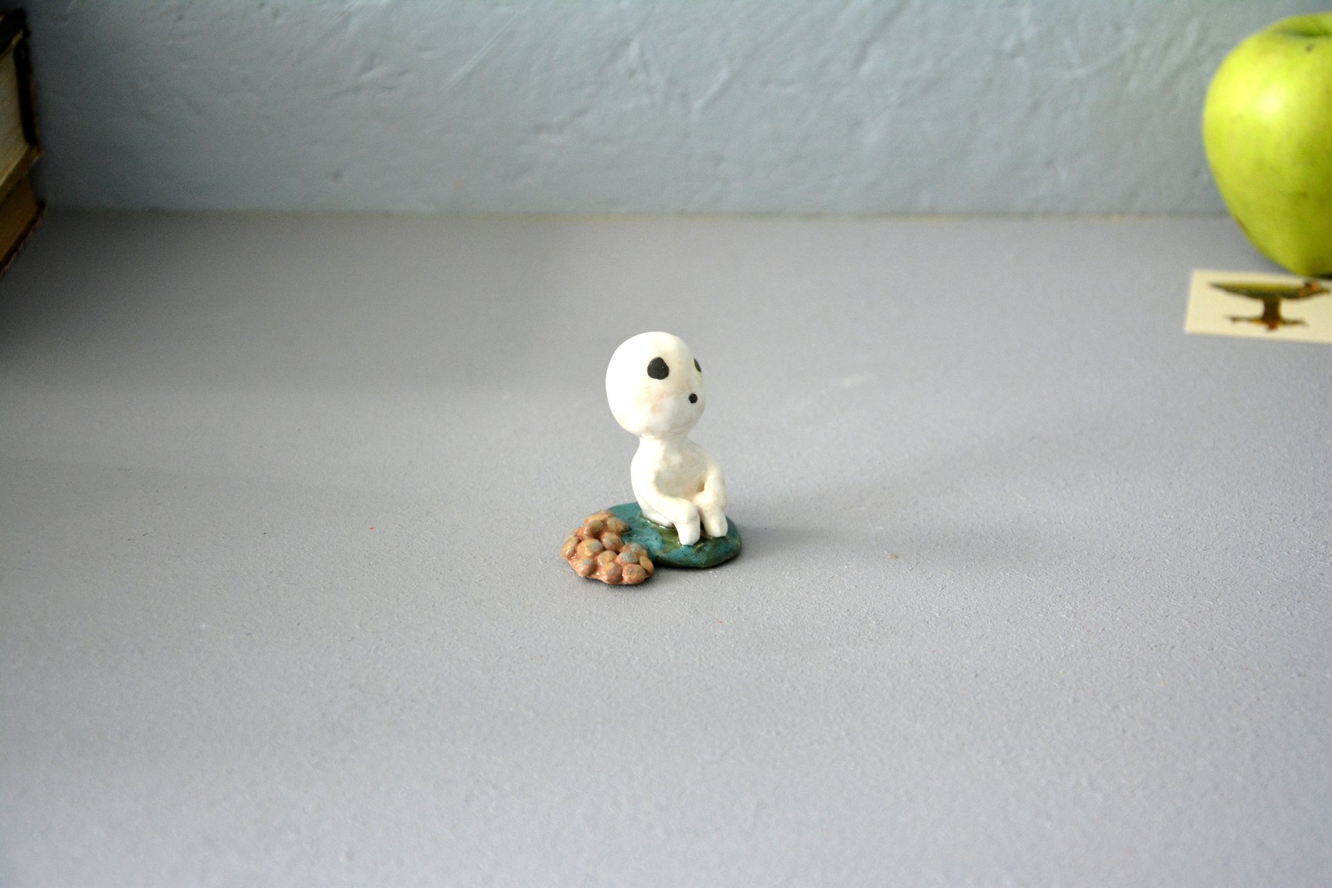 Фигурка малыш Кодама дух дерева, высота - 5 см, фото 2 из 4.