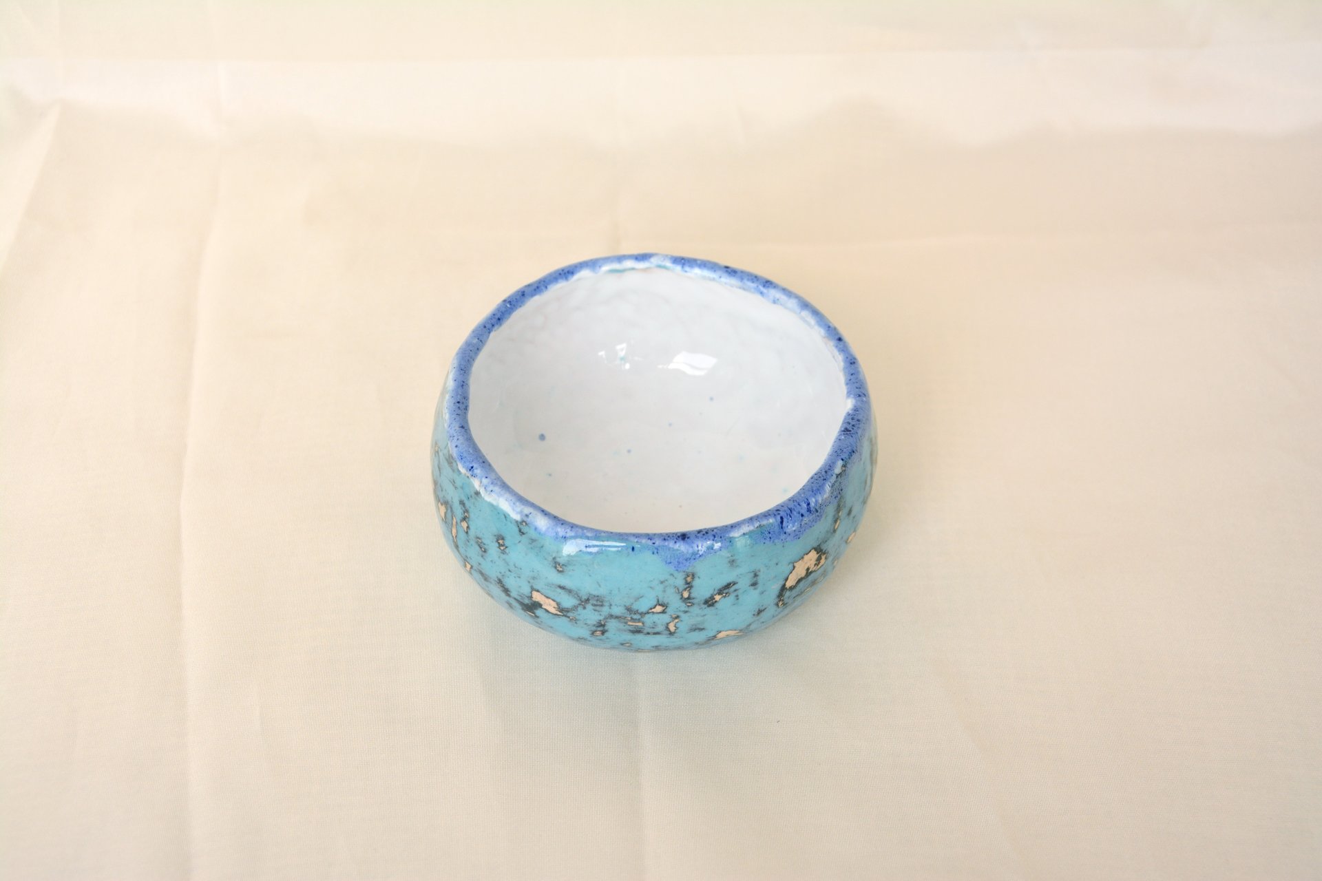 Многослойная голубая - Керамические тарелки, диаметр - 10 см, высота - 5 см, фото 2 из 3.