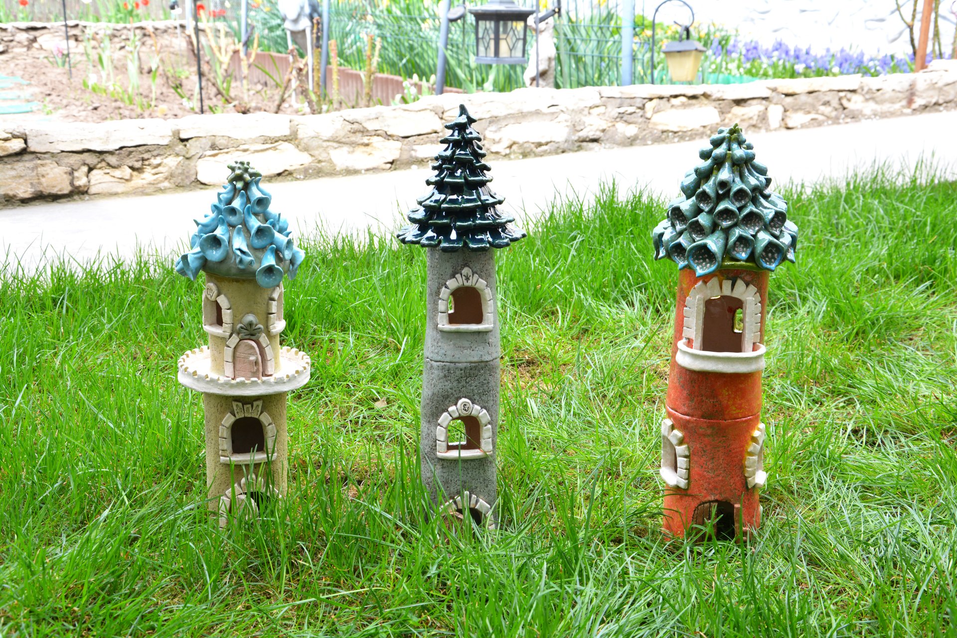 Цветочные Замки - Украшения для клумб, газонов керамика, высота 39 см - 44 см, фото 2 из 2.