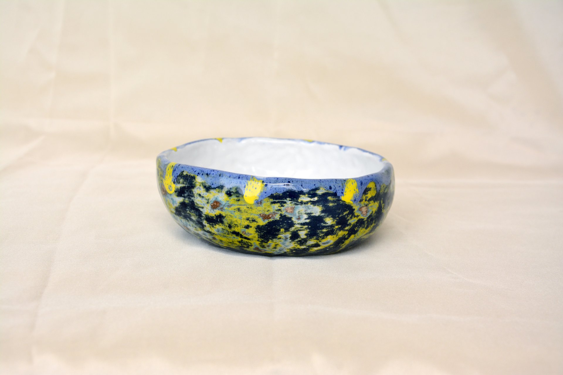 Multilayered dark-blue - Сeramic Plates, diameter - 11,5 cm, height - 4 cm, photo 1 of 3.