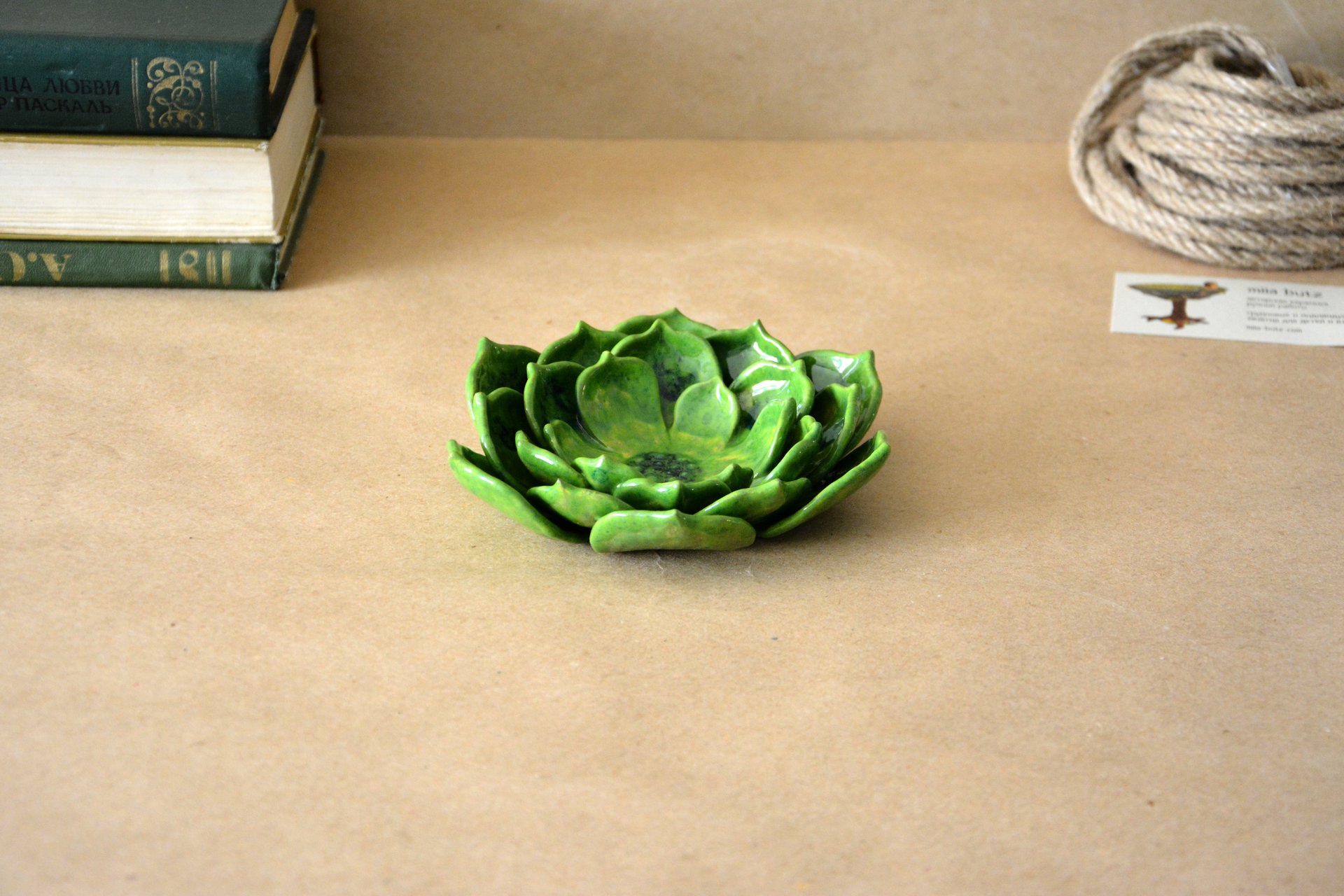 Подсвечник Суккулент светло-зелёный - Керамические подсвечники, диаметр - 14 см, фото 3 из 4.