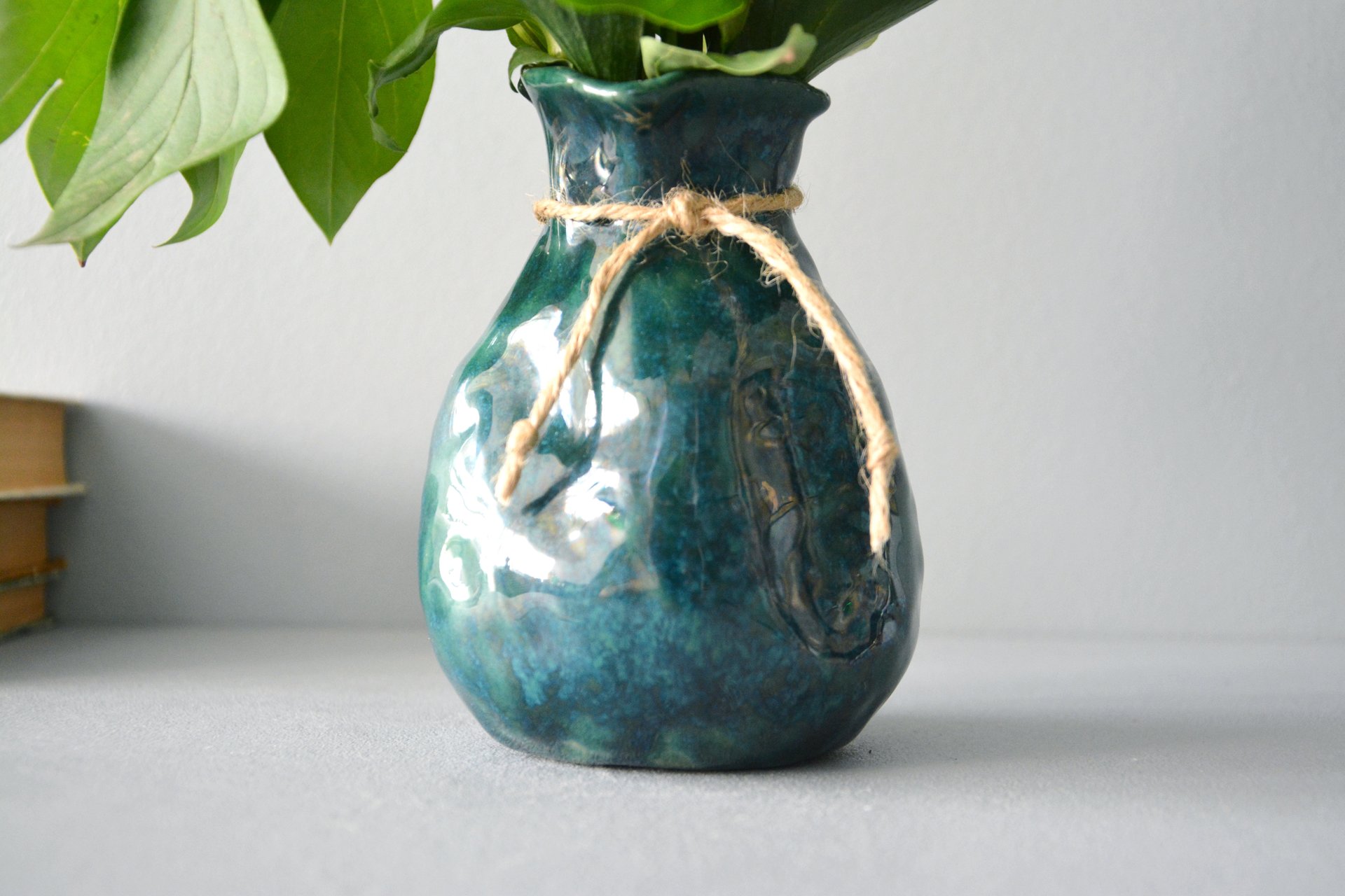 Exclusive vase is an incredible green bag, height - 12 cm, color - deep emerald, photo 7 of 8. 1027.