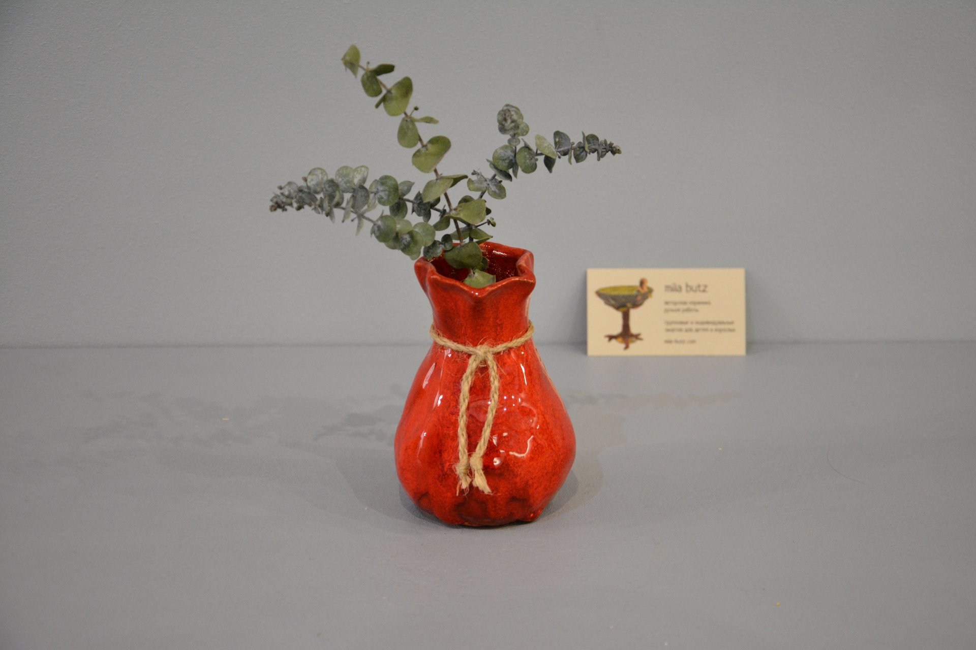 Interior vase «Red Bagful», height - 12 cm, color - red. Photo 1431.