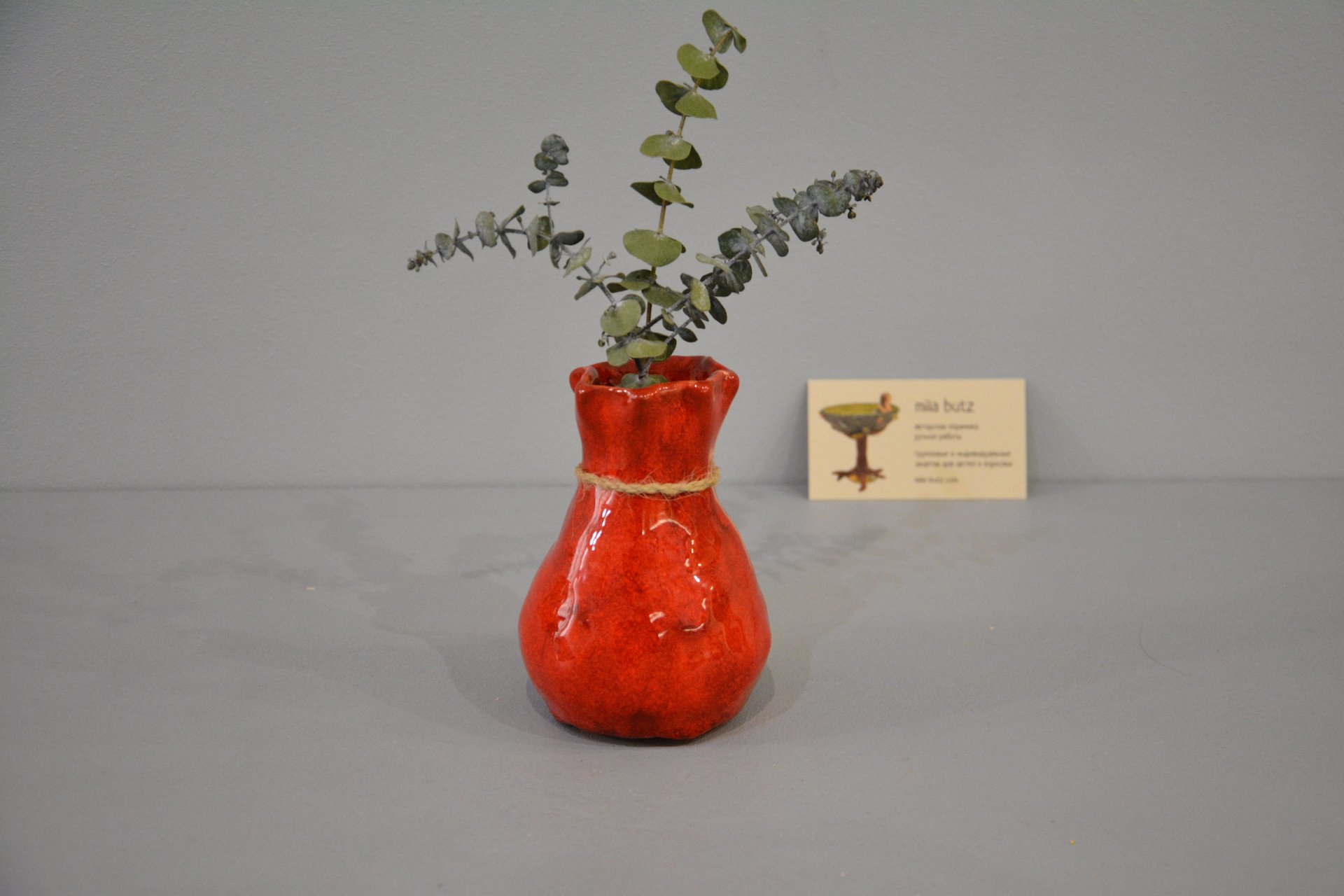 Interior vase «Red Bagful», height - 12 cm, color - red. Photo 1433.