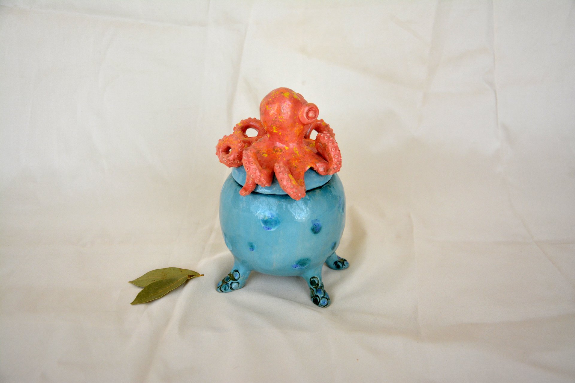 Octopus - Ceramic jars, 10 cm * 10 cm, height - 15 cm, photo 1 of 3.