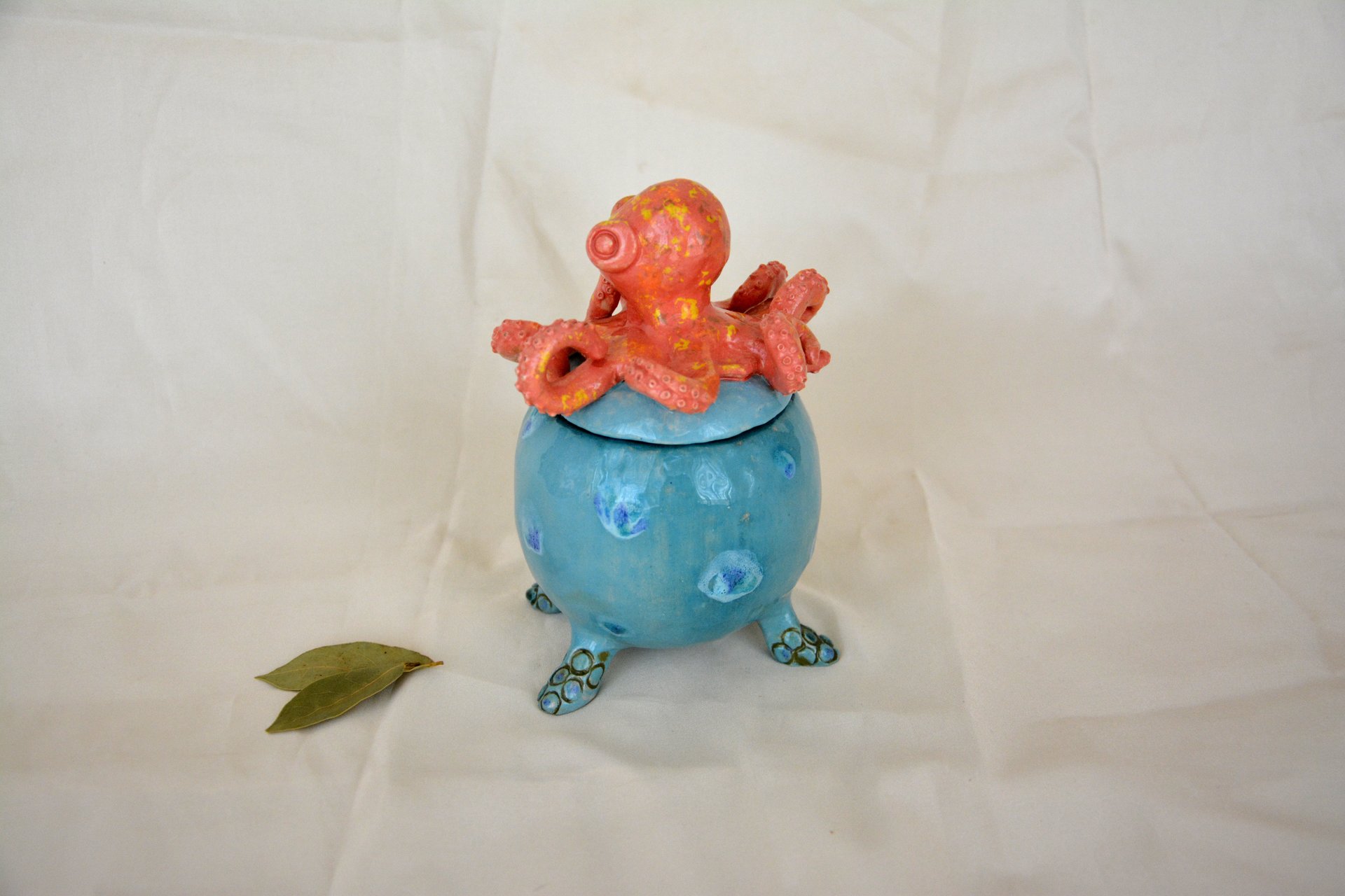 Octopus - Ceramic jars, 10 cm * 10 cm, height - 15 cm, photo 2 of 3.