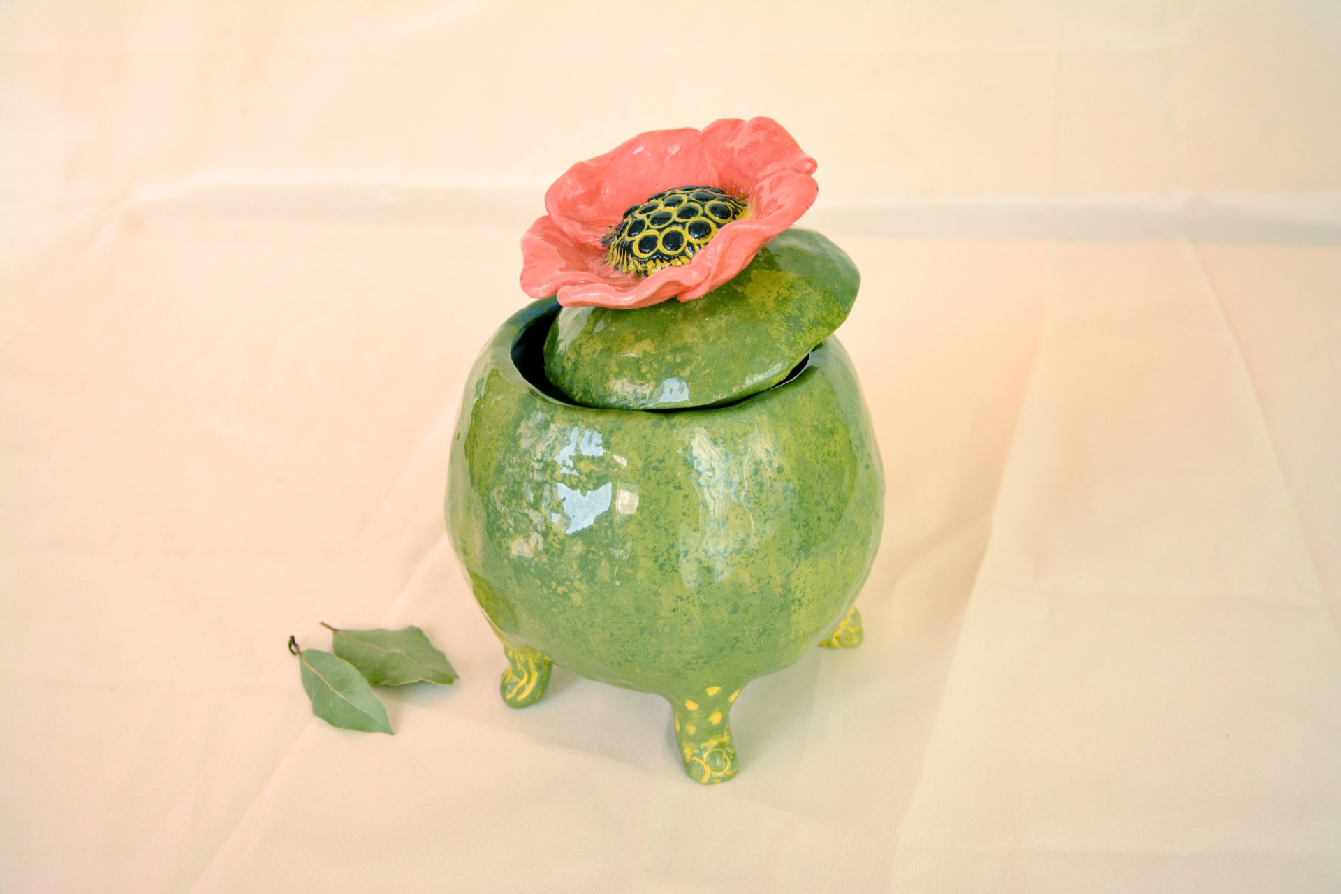 Green jar with Poppy - Ceramic jars, 12 cm * 12 cm, height - 15 cm, photo 2 of 3.