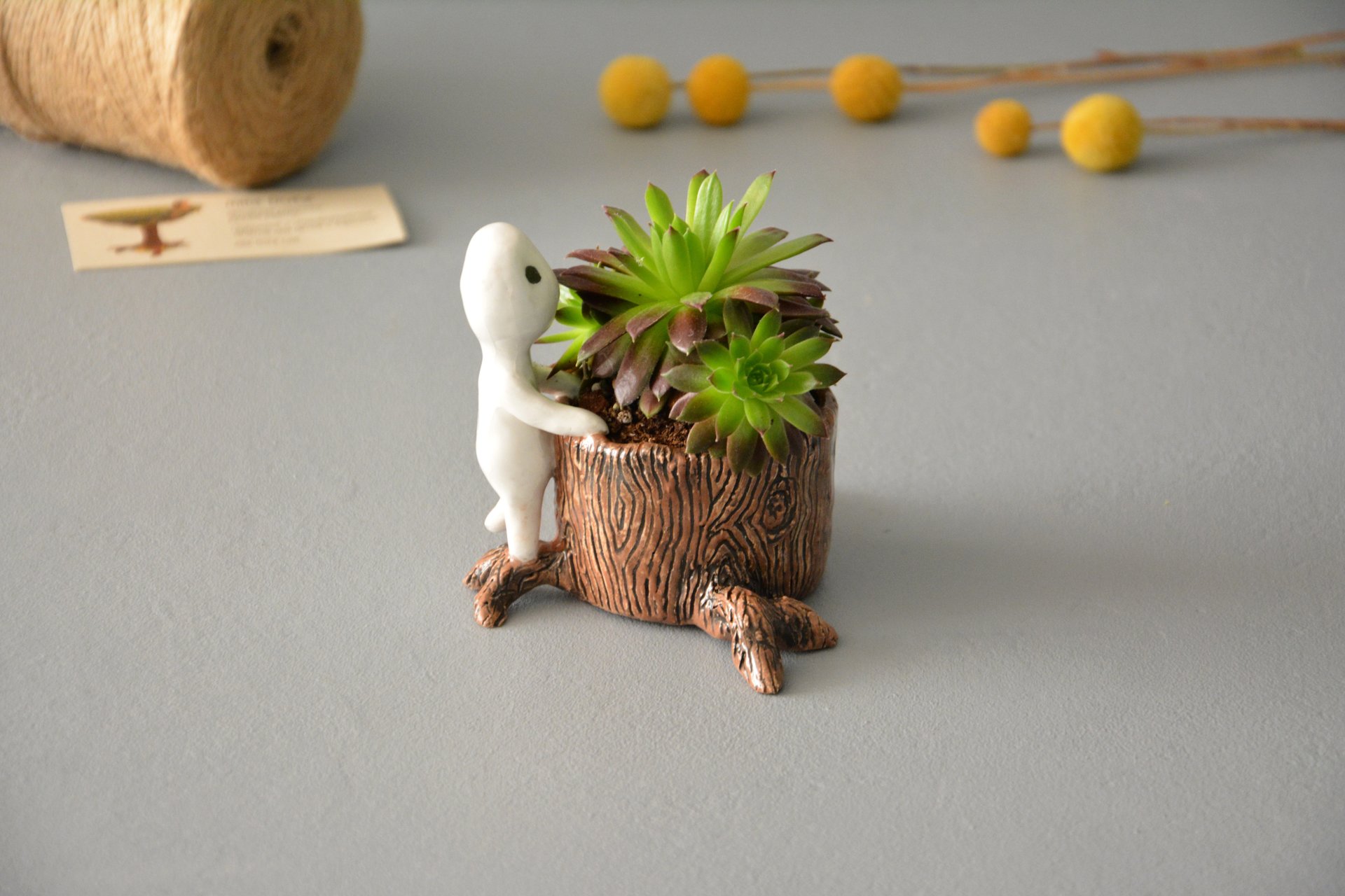 Фигурка Кодама дух дерева за пнем, высота - 9 см, диаметр пенька - 6см, фото 3 из 8.