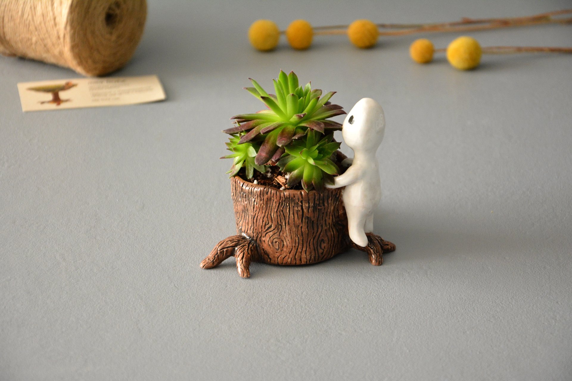 Фигурка Кодама дух дерева за пнем, высота - 9 см, диаметр пенька - 6см, фото 5 из 8.