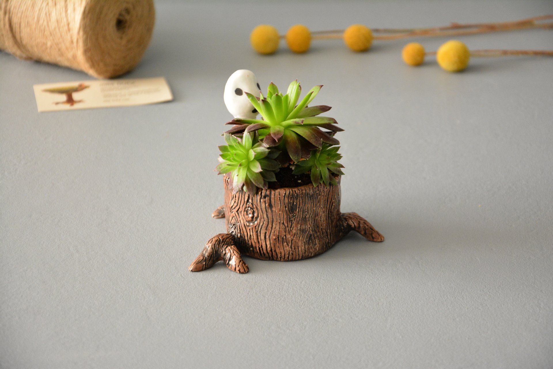 Фигурка Кодама дух дерева за пнем, высота - 9 см, диаметр пенька - 6см, фото 2 из 8.