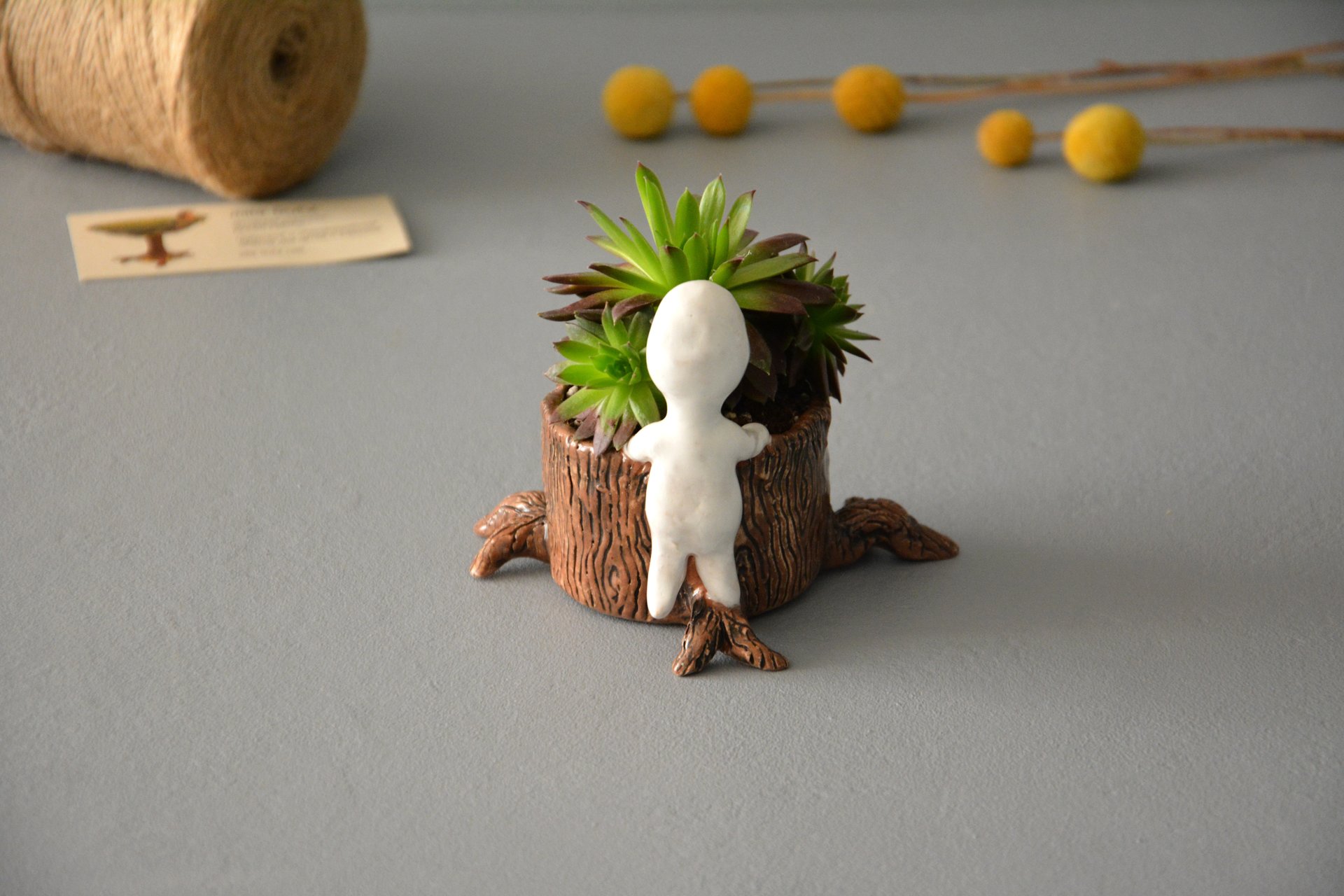 Фигурка Кодама дух дерева за пнем, высота - 9 см, диаметр пенька - 6см, фото 4 из 8.