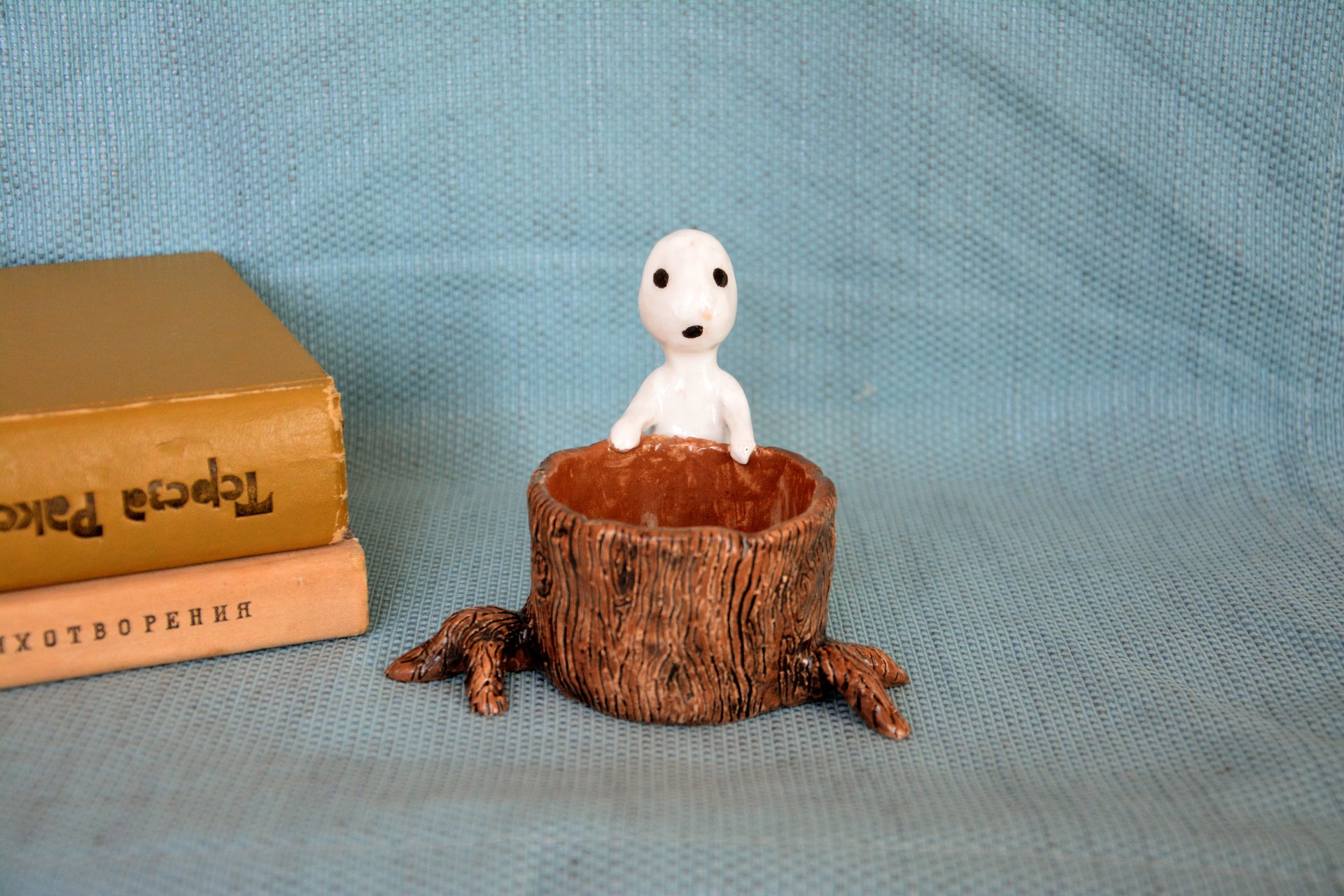 Фигурка Кодама дух дерева за пнем, высота - 9 см, диаметр пенька - 6см, фото 8 из 8.