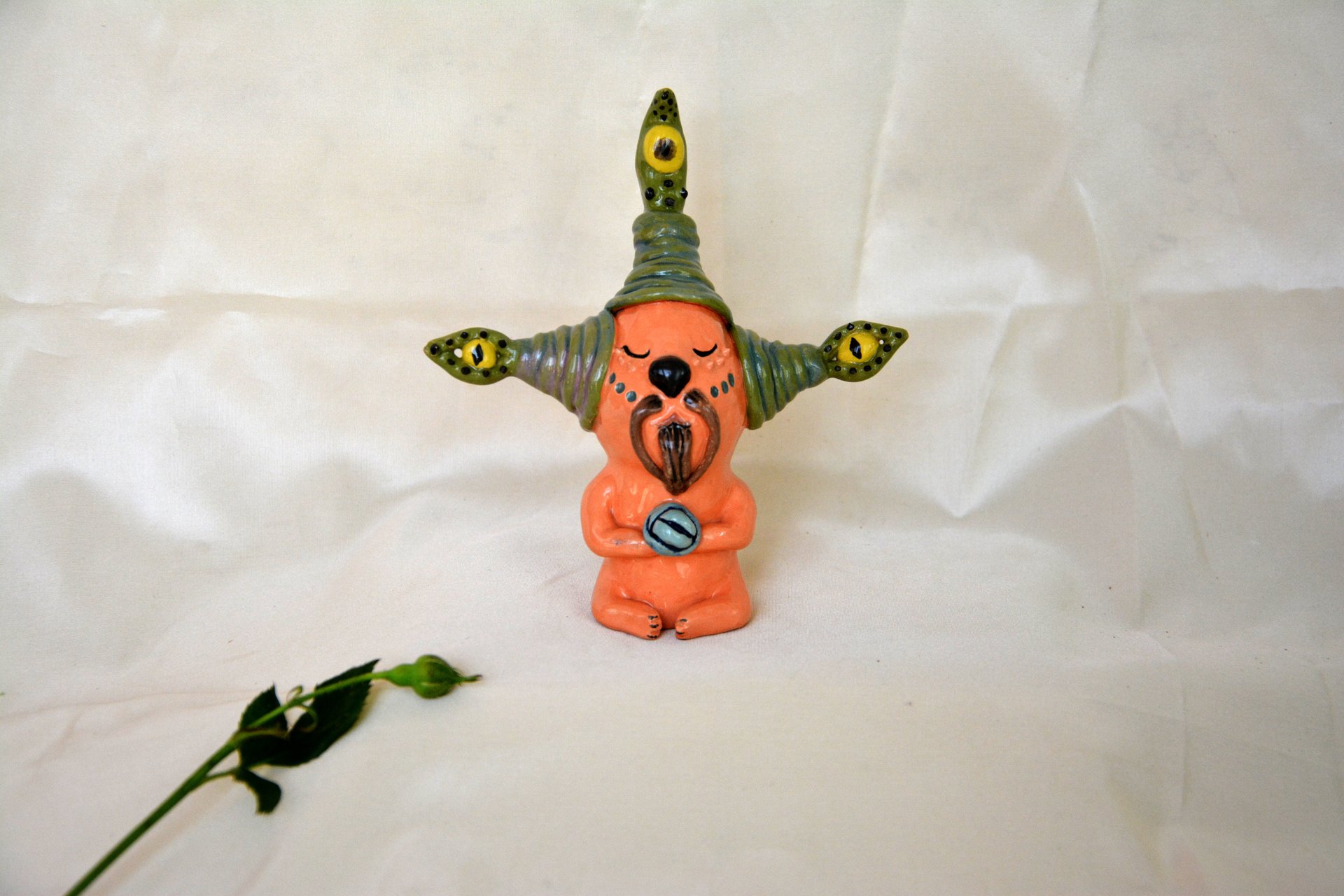 Шаман - Фантастические существа керамические, высота - 11 см, фото 1 из 3.