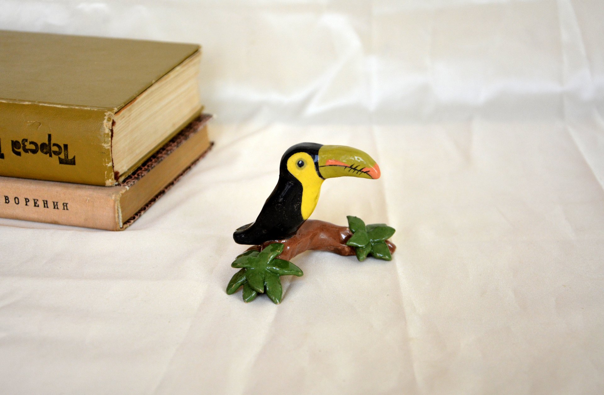 Статуэтка Тукан - Звери и птицы, высота - 5 см, фото 1 из 1.