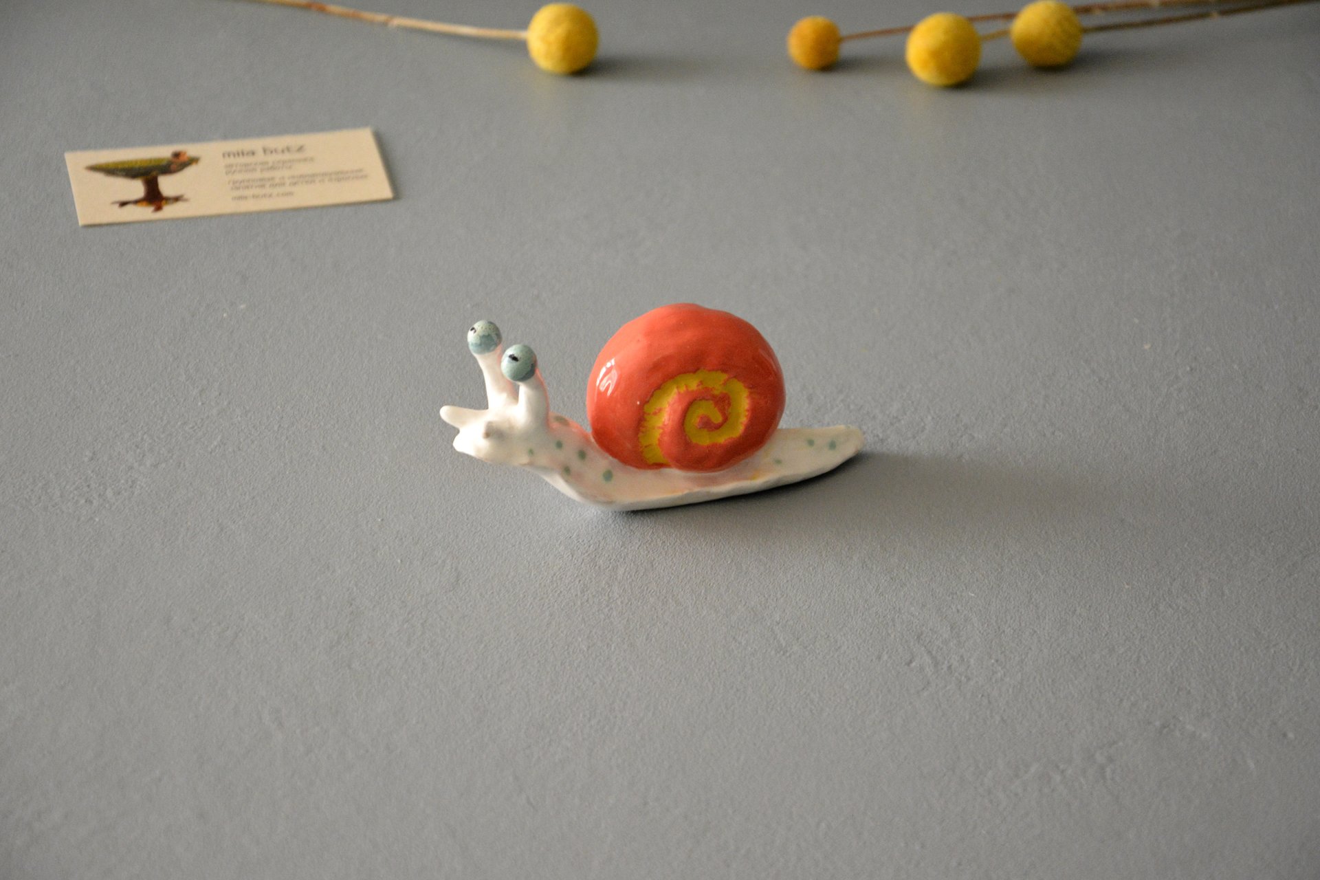 Фигурка улитки красно-белая, высота - 4 см, фото 4 из 6.