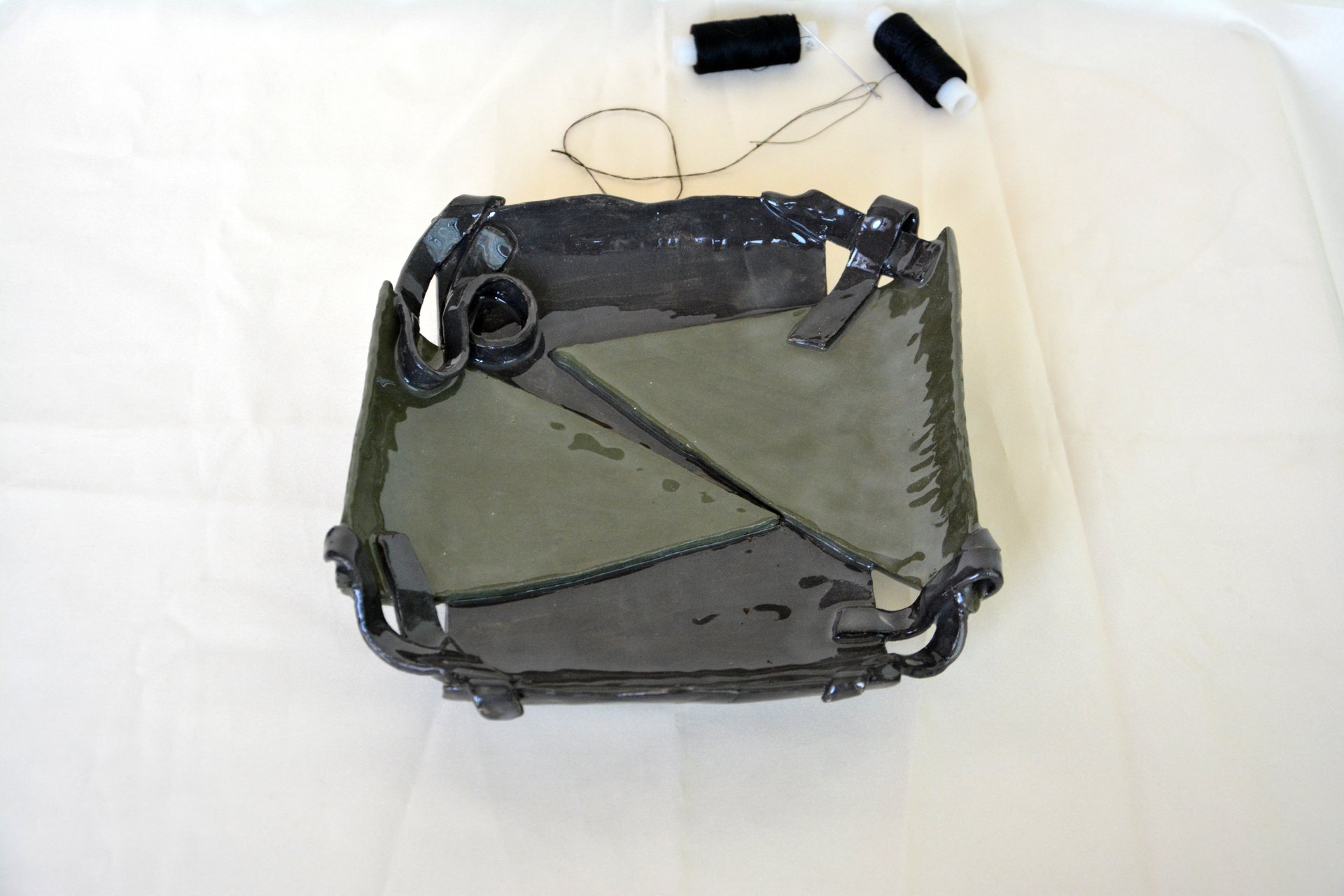 Блюдо для фруктов Лоскутки-тесёмки - Керамические блюда, 24*23 см , фото 1 из 4.